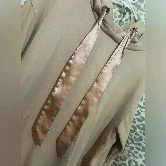 Just Be… Oversized Hoodie - Picture 3 of 4